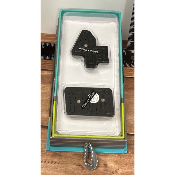 Sizzix Where Women Cook Yum 4U Repositionable Magnetic Die Set 559194 / 659154 - Picture 3 of 4